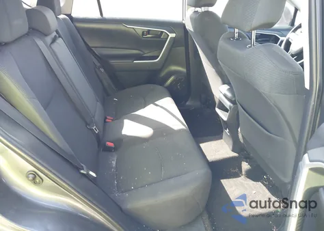 2019 Toyota Rav4 Le z USA, uszkodzony, nr VIN 2T3K1RFV6KW015050